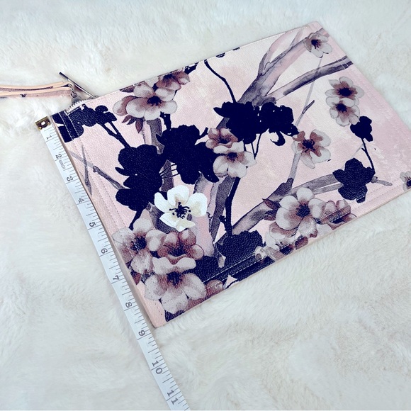 White House Black Market Pink Floral Clutch Wristlet Bag - Picture 6 of 6